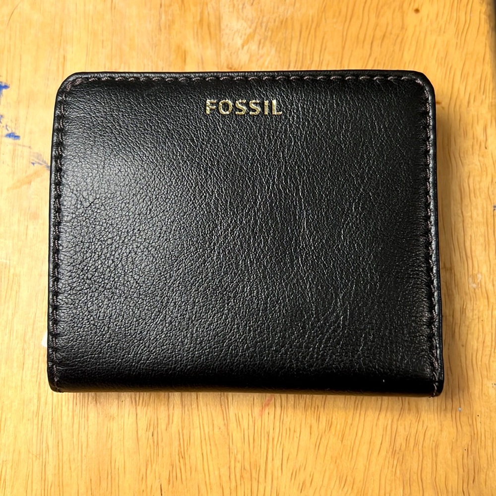 Fossil Madison Bifold Black Zippered Wallet
